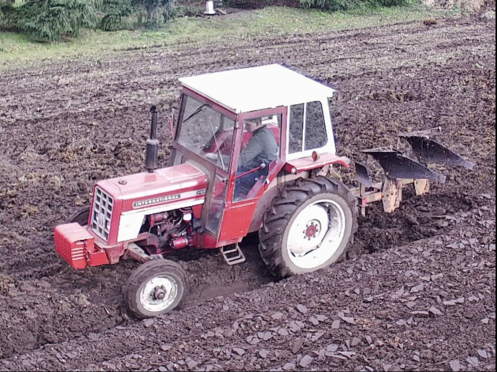 Lorries Tractors And Vehicles - Image 1